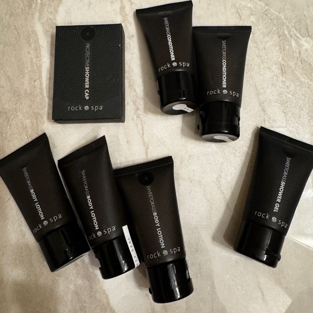 HARD ROCK SPA set (7 pieces) of toiletries *new* by Gilchrist & Soames $15